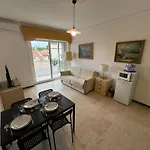 아파트 Tirrenia House - Sea Front With Private 산레모