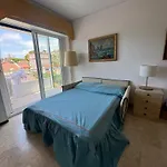 Tirrenia House - Sea Front With Private 아파트 산레모