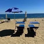 Apartamento Tirrenia House - Sea Front With Private San Remo
