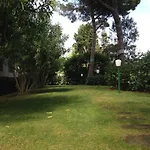 Tirrenia House - Sea Front With Private 아파트 *