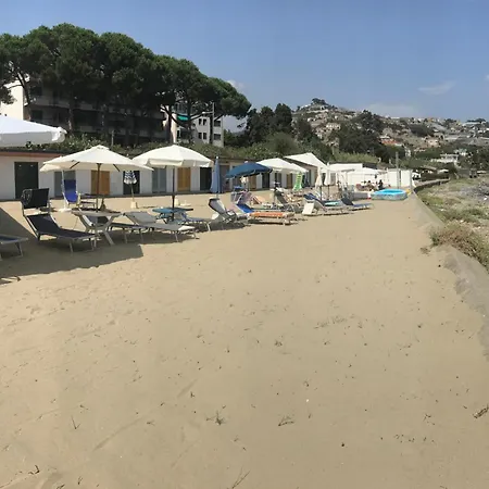 Tirrenia House - Sea Front With Private Σαν Ρέμο