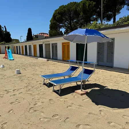Tirrenia House - Sea Front With Private Apartamento *