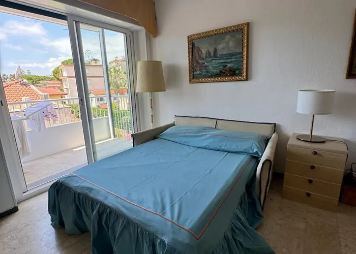 Tirrenia House - Sea Front With Private Appartement San Remo