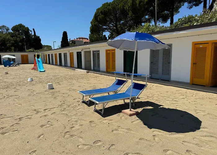 Tirrenia House - Sea Front With Private 아파트 *